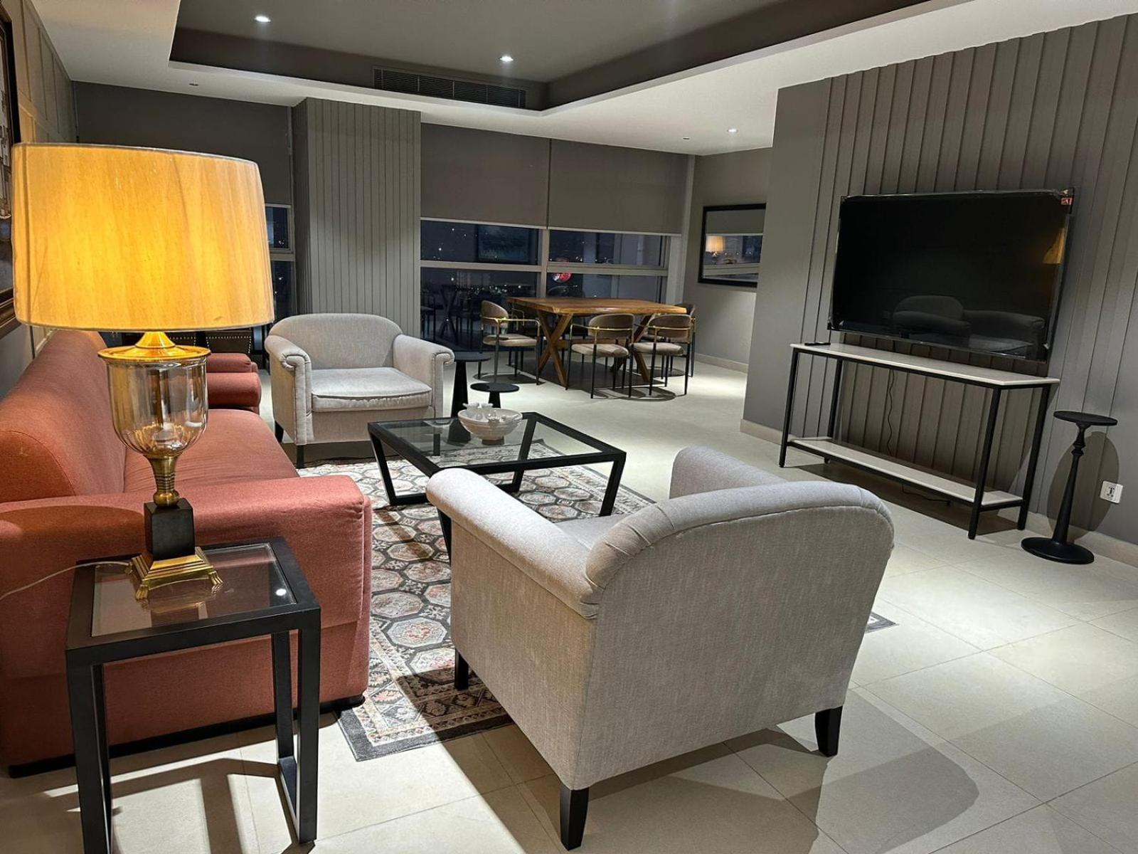 One Constitution Avenue By Goldfinch Aparthotel Islamabad Exteriör bild