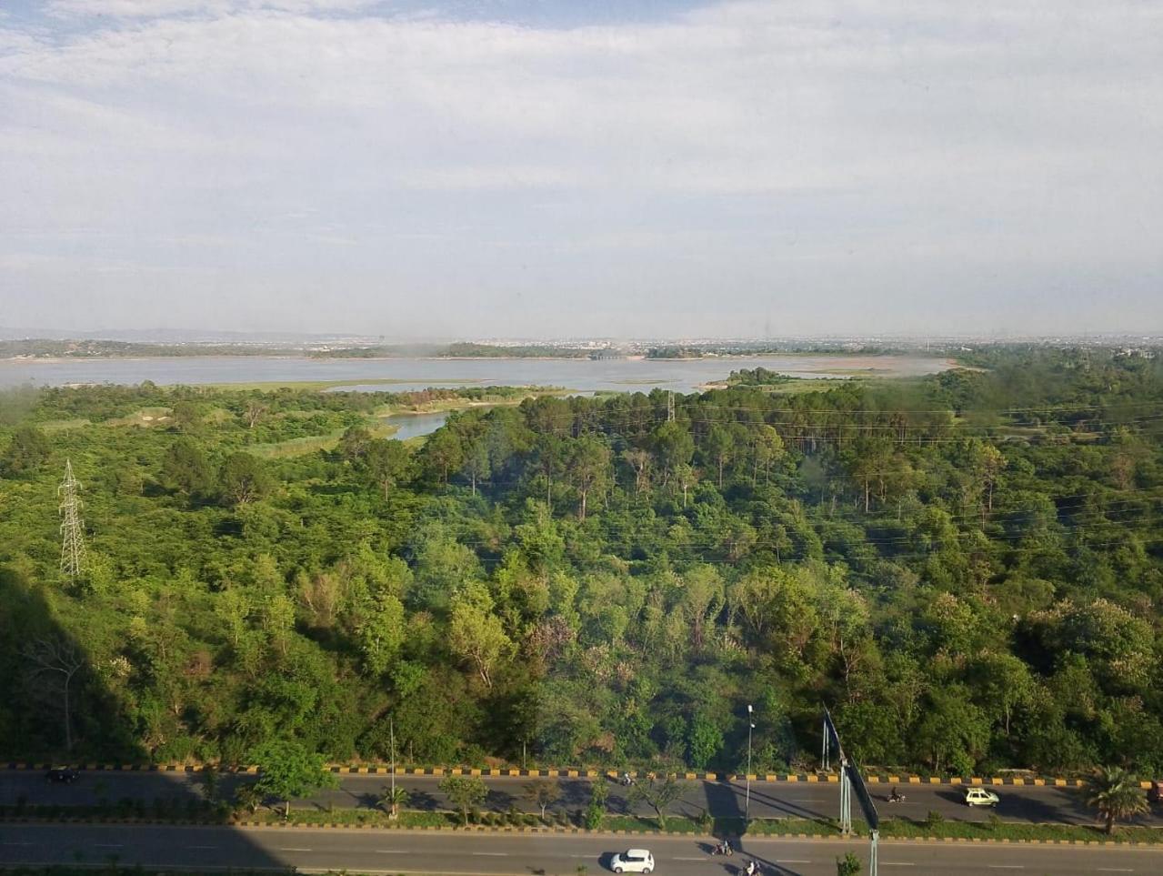 One Constitution Avenue By Goldfinch Aparthotel Islamabad Exteriör bild